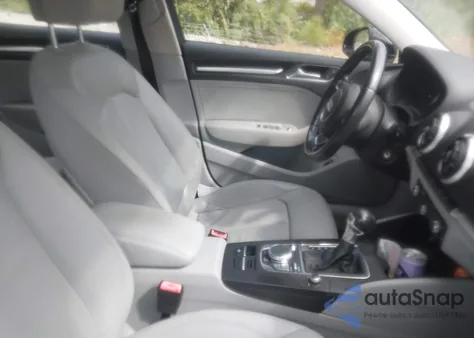 2015 Audi A3 1.8T Premium z USA, uszkodzony, nr VIN WAUACGFF1F1058392